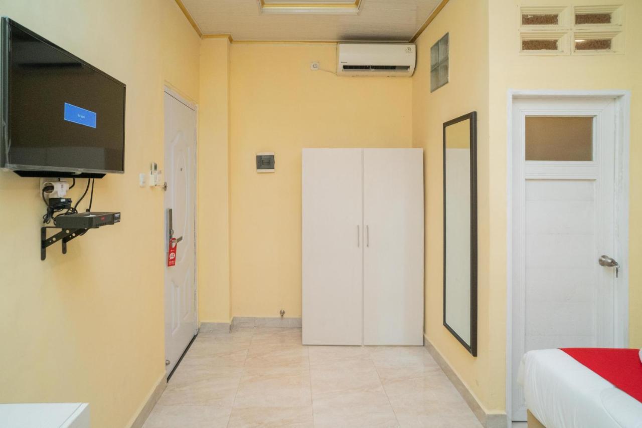 Reddoorz Plus Syariah Near Pasar Turi Surabaya Exterior photo